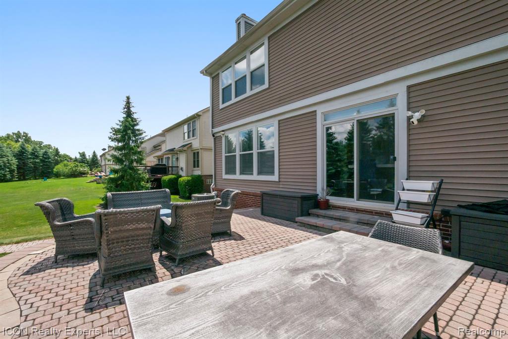 884 Grandview Drive, Commerce Twp, MI 48390 — Photo 42