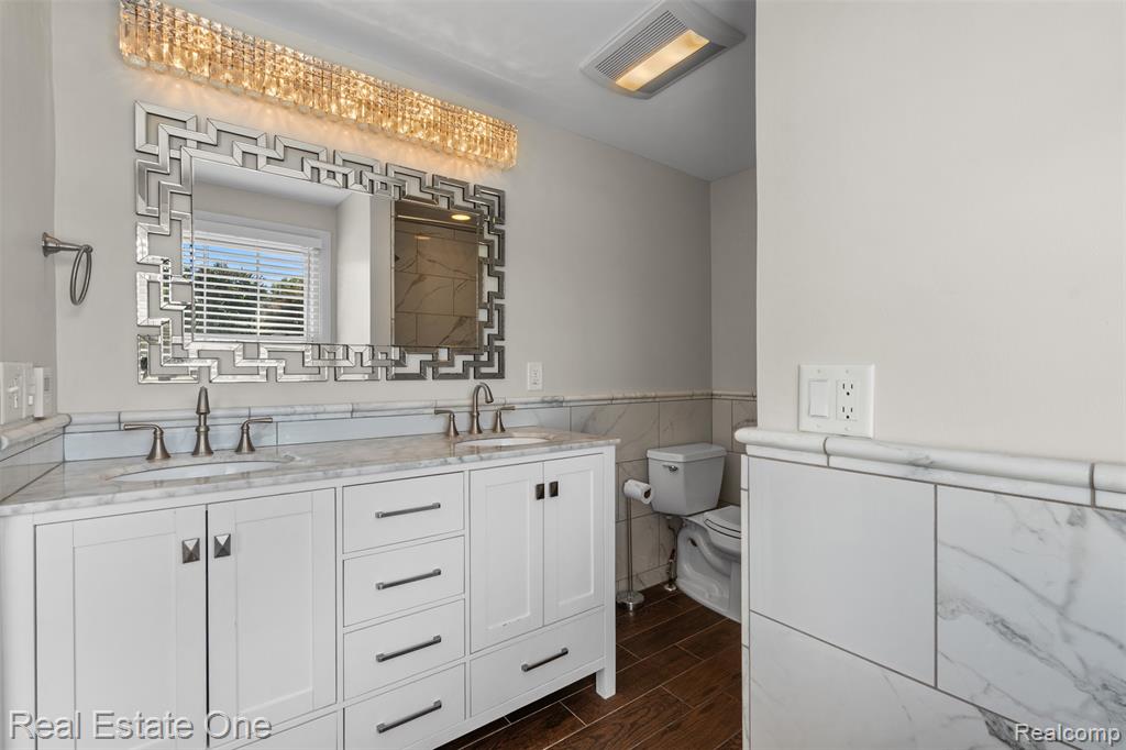 4090 Middlebury Drive, Troy, MI 48085 — Photo 42