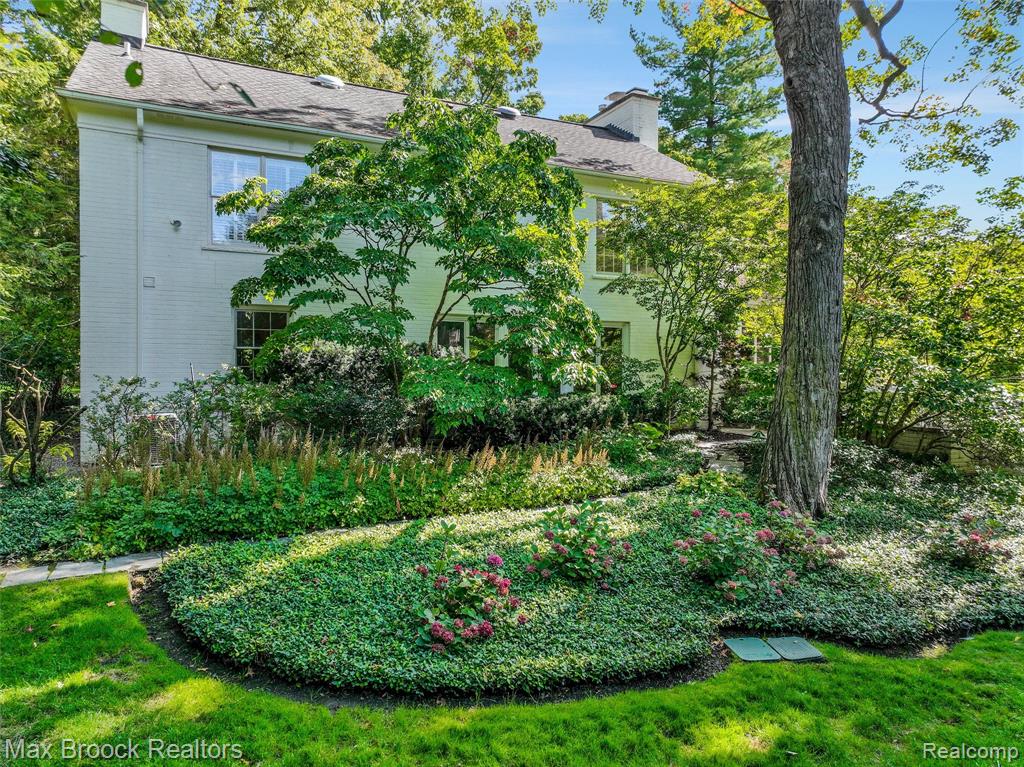 919 W Glengarry Circle, Bloomfield Hills, MI 48301 — Photo 56