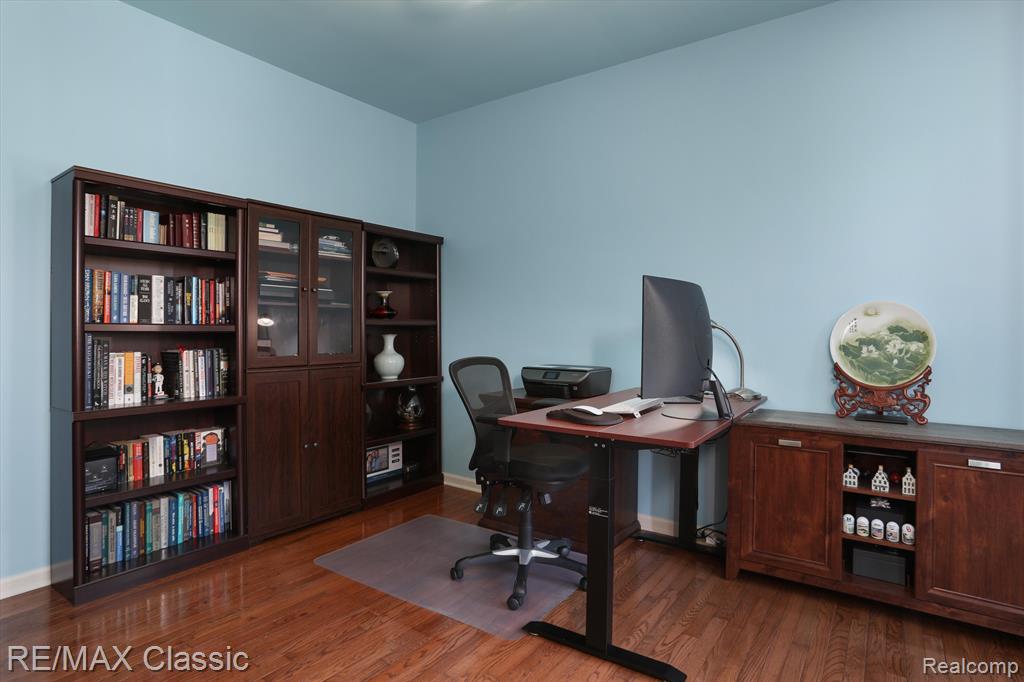 41547 BURROUGHS Avenue, Novi, MI 48377 — Photo 10