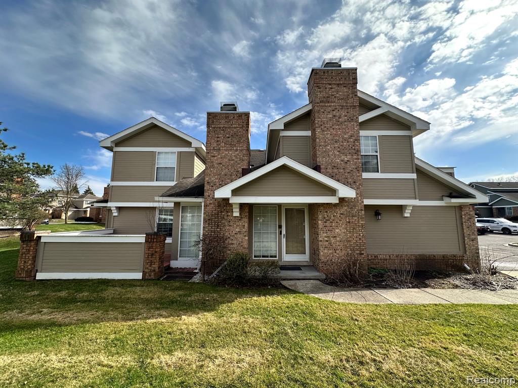 6633 Bellows Court, West Bloomfield, MI — front exterior