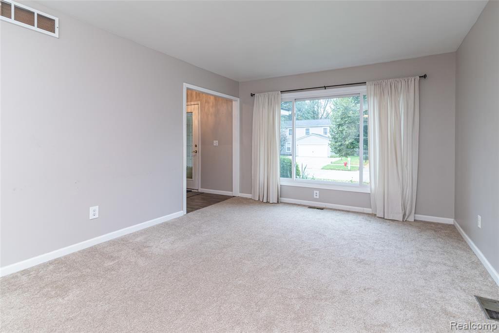41975 Cherry Hill Road, Novi, MI — Photo 6
