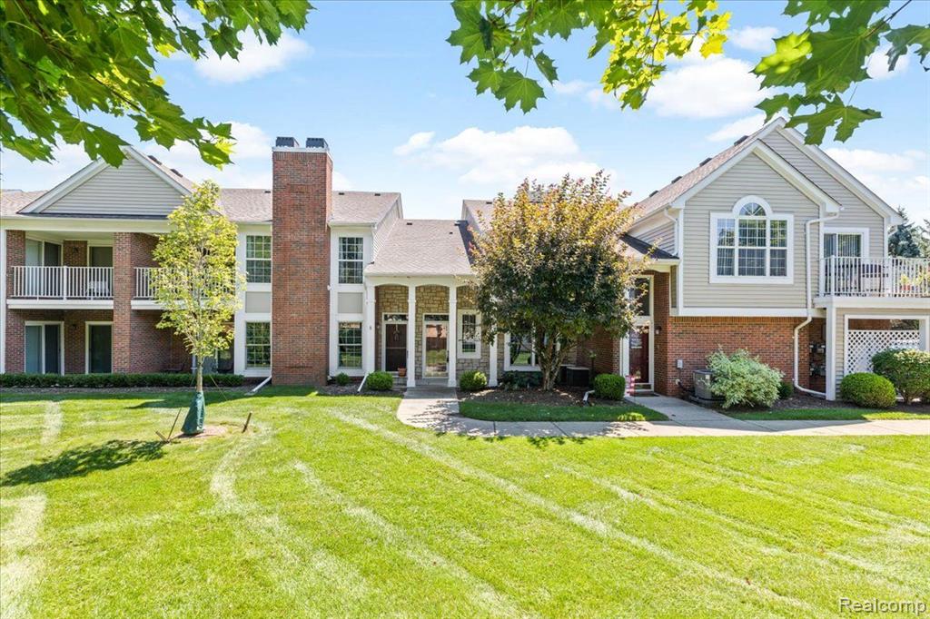 4361 BERKSHIRE Drive, Sterling Heights, MI 48314 — Photo 38