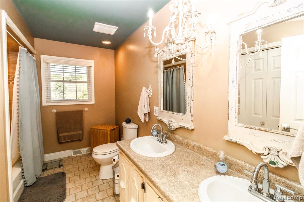 4705 LONSBERRY Road, Columbiaville, MI 48421 — Photo 16