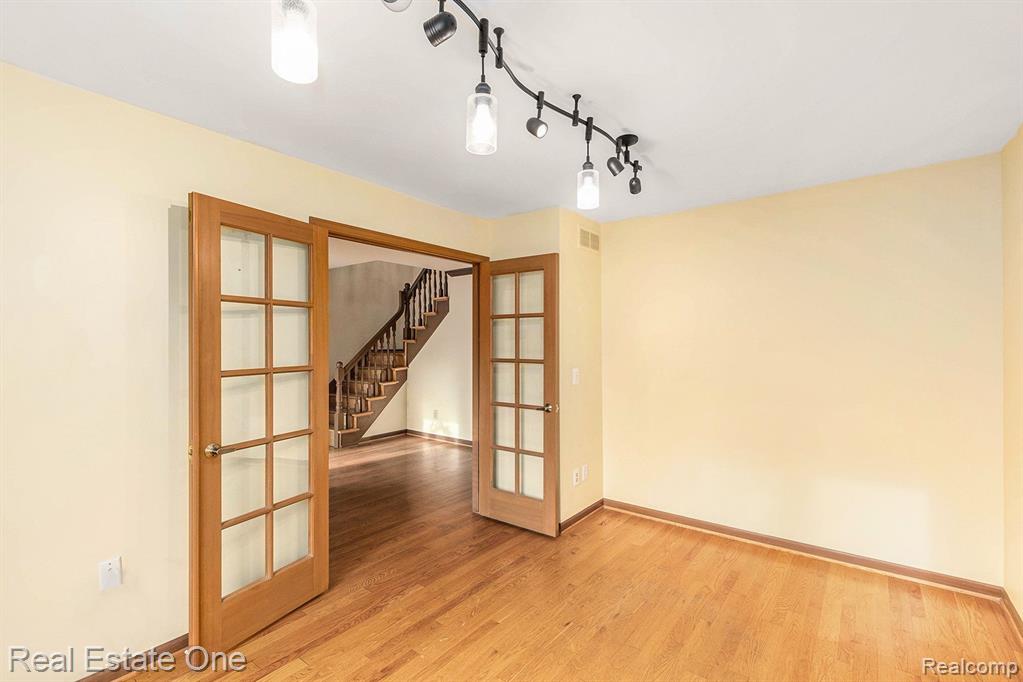 5185 SAFFRON Drive, Troy, MI 48085 — Photo 5