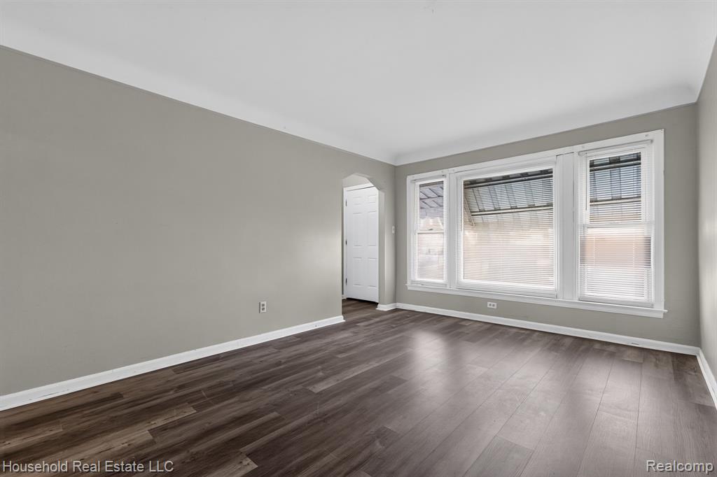6370 Brace Street, Detroit, MI 48228 — Photo 10