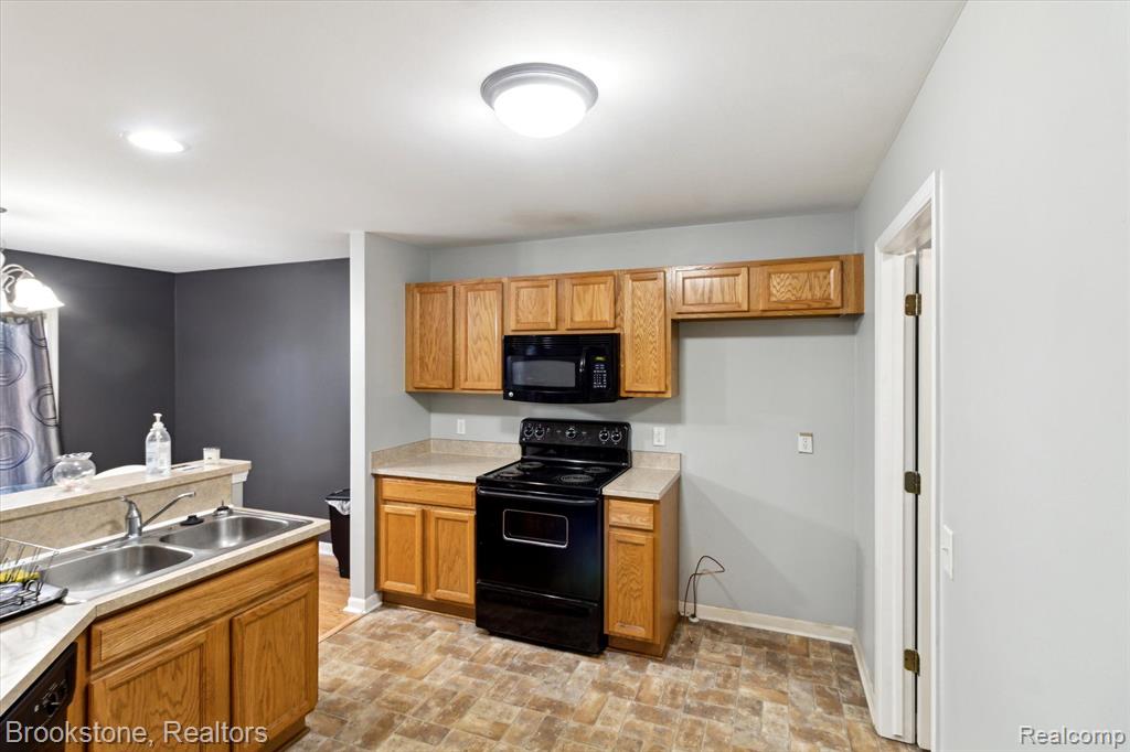 2639 BLUEWATER Street, Ypsilanti, MI 48198 — Photo 13