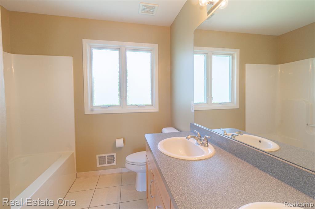 9068 Lebarron Court, Saline, MI 48176 — Photo 30