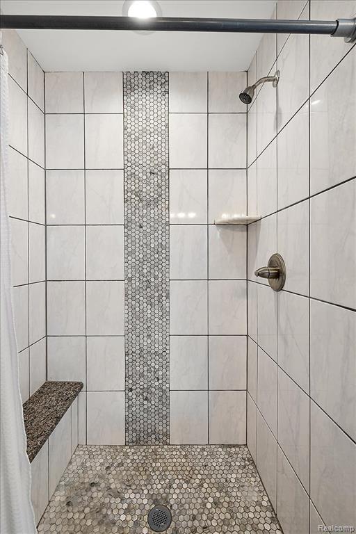 4253 Mandalay Avenue, Royal Oak, MI 48073 — Photo 20