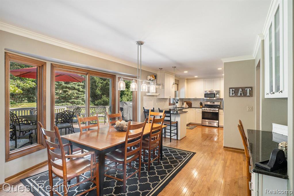5780 GARNET Circle, Clarkston, MI 48348 — Photo 10