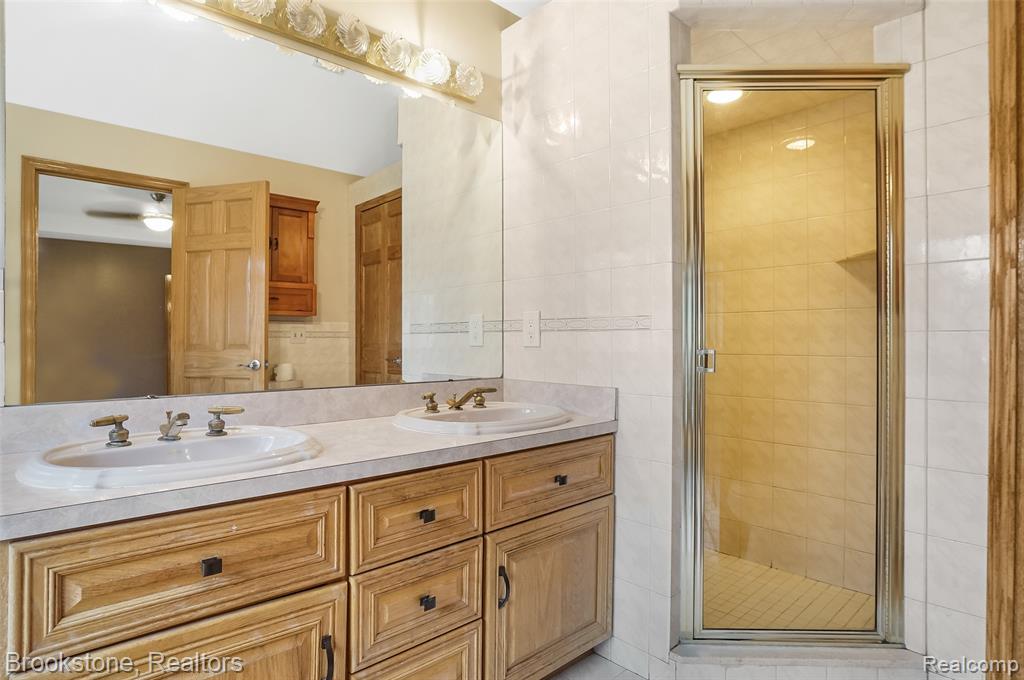 8948 Chestnut Run Drive, Shelby Twp, MI 48317 — Photo 20