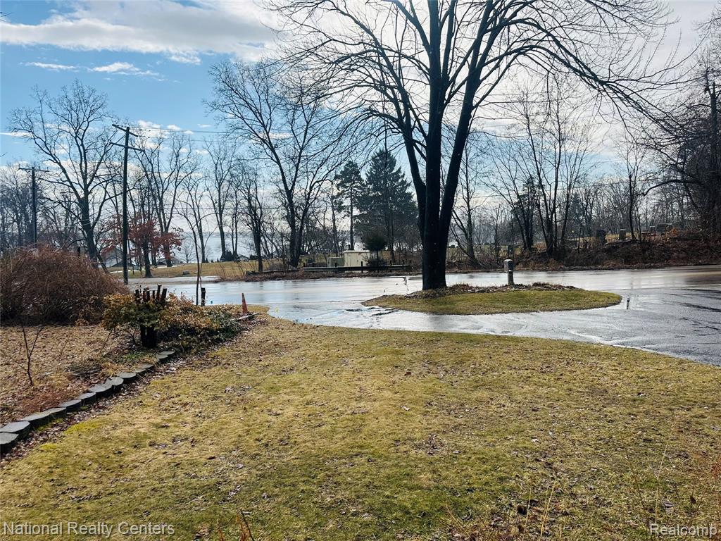 10461 9 Mile Road, Whitmore Lake, MI 48189 — Photo 27