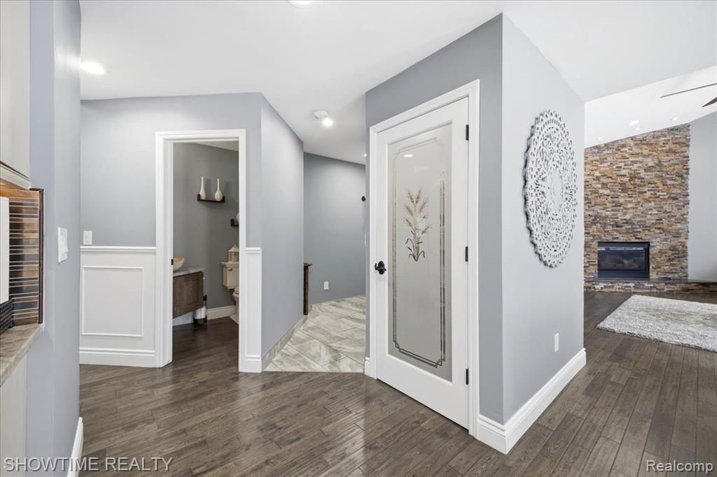 4157 Springbrook Drive, Sterling Heights, MI 48314 — Photo 23