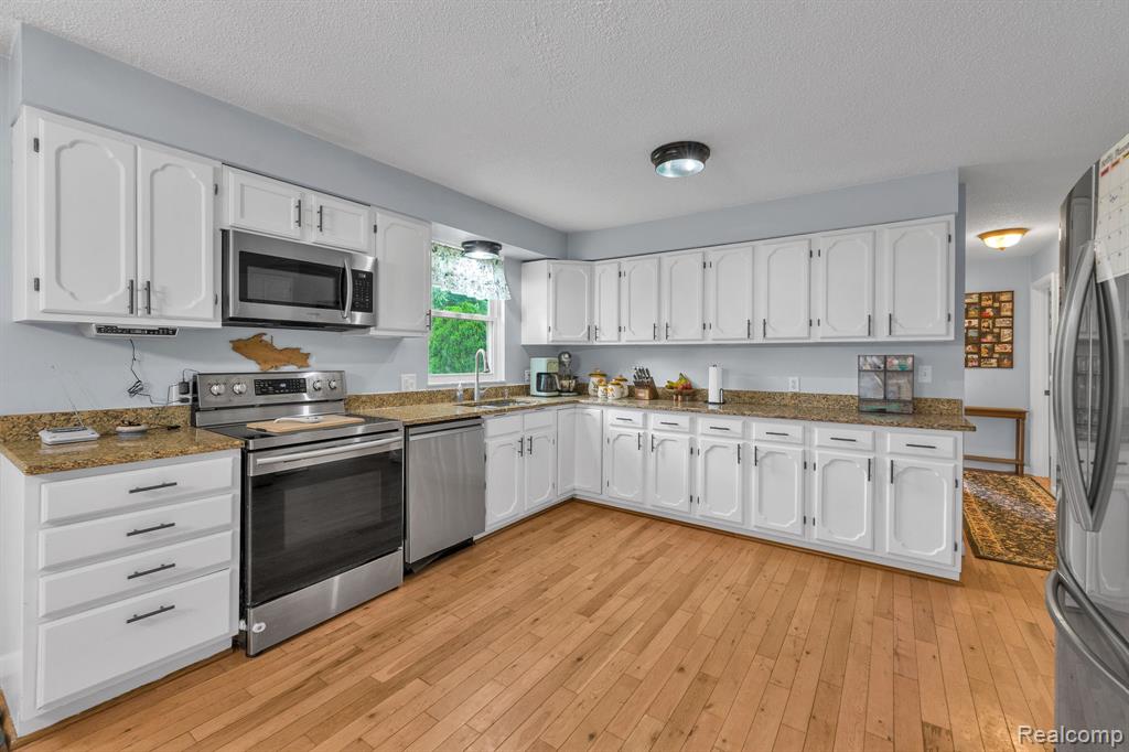 4100 Highland Court, West Bloomfield, MI 48323 — Photo 10