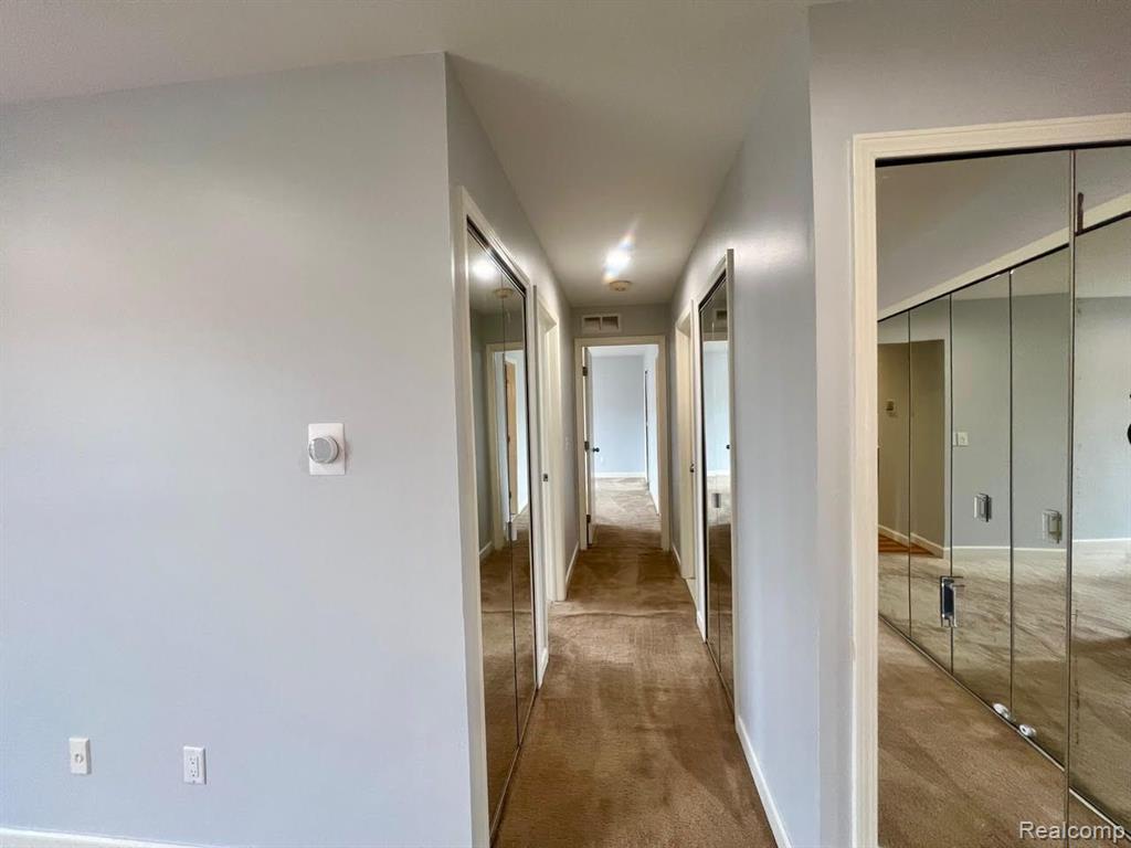 30060 W 12 MILE Road, 94, Farmington Hills, MI 48334 — Photo 12