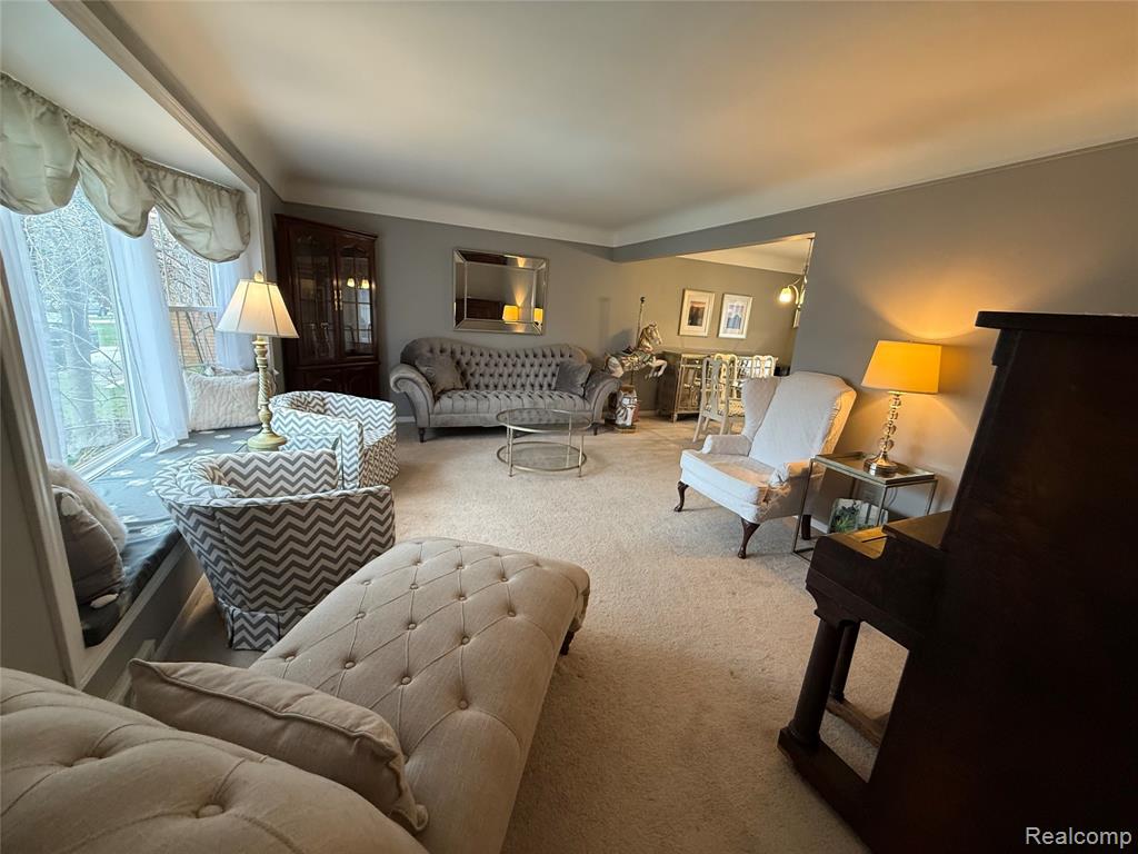 1645 Blairmoor Court, Grosse Pointe Woods, MI 48236 — Photo 11