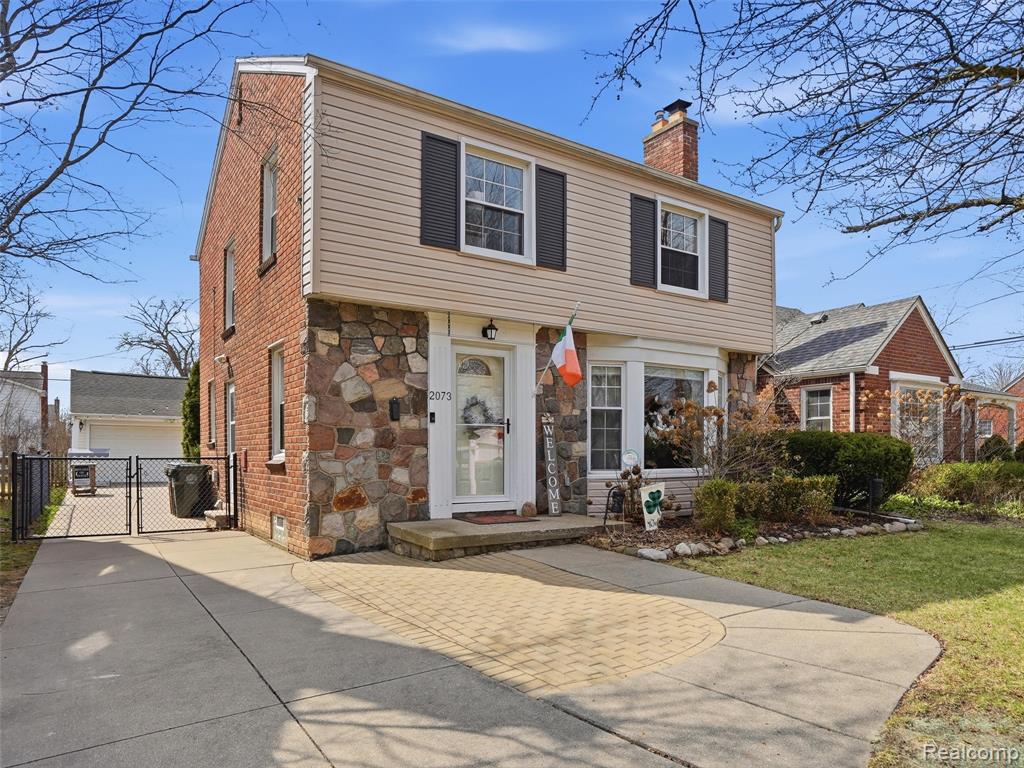 2073 Lochmoor Boulevard, Grosse Pointe Woods, MI 48236 — Photo 3