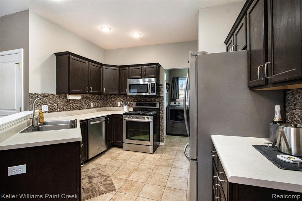 8150 BLACK FOREST Drive, Portage, MI 49002 — Photo 9