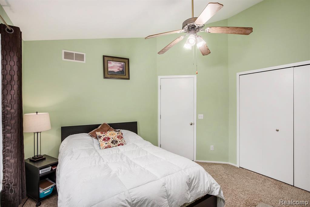 862 Polo Place, Auburn Hills, MI 48326 — Photo 20