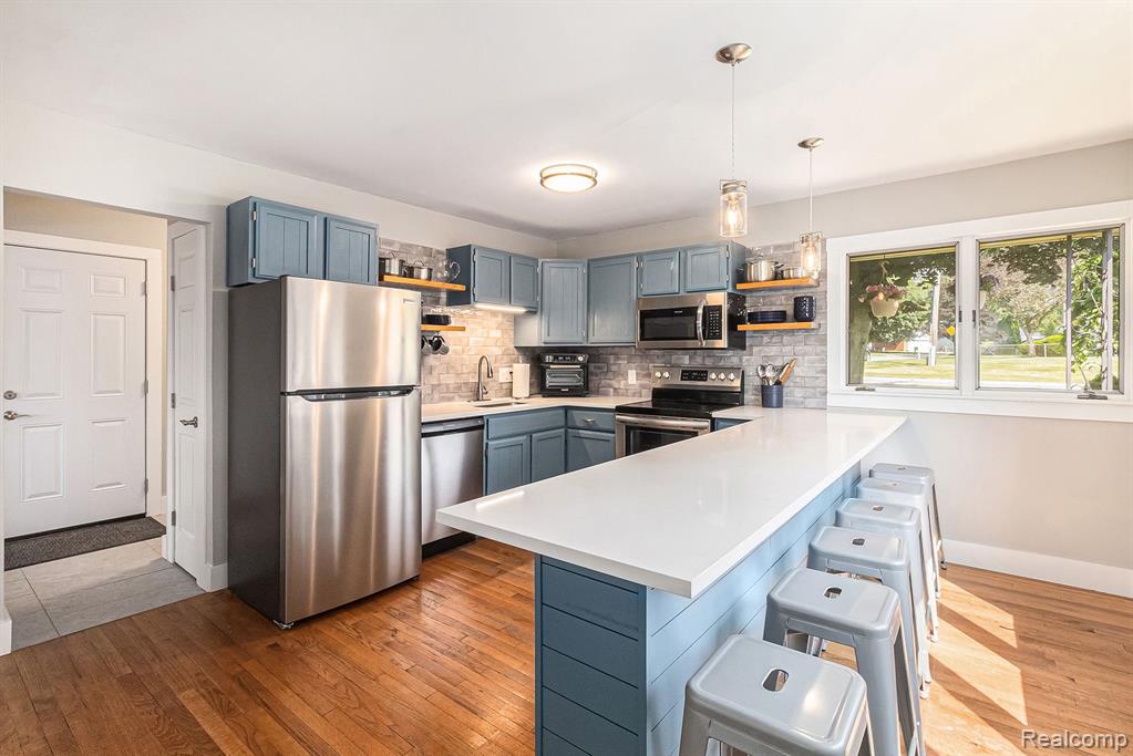 926 BRIGHTON LAKE Road, Brighton, MI 48116 — Photo 8