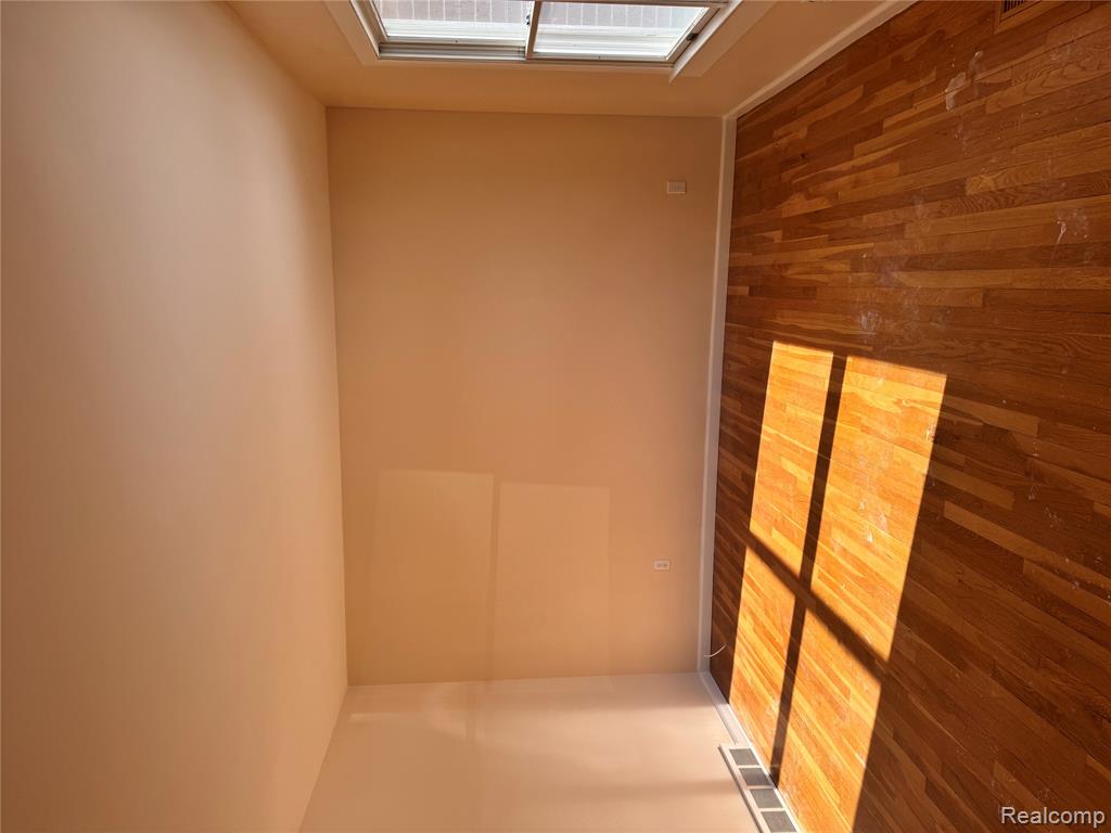 20041 Great Oaks Circle N, 317, Clinton Twp, MI 48036 — Photo 3
