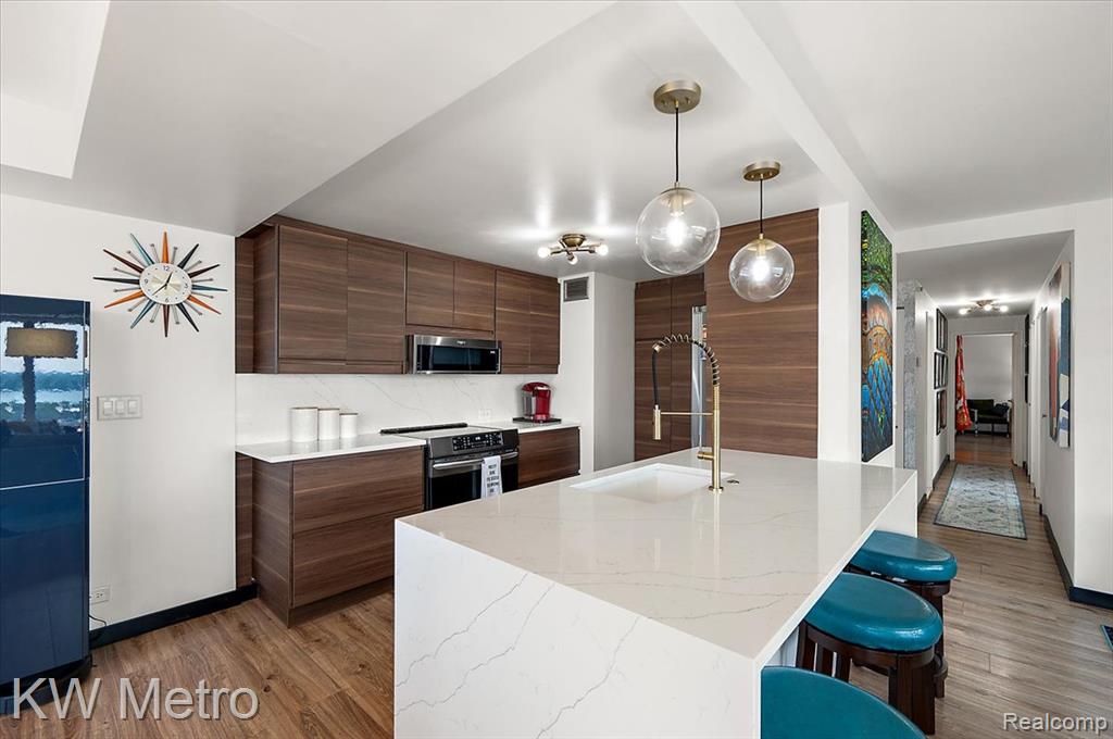 1300 E Lafayette Street, 1001, Detroit, MI 48207 — Photo 24