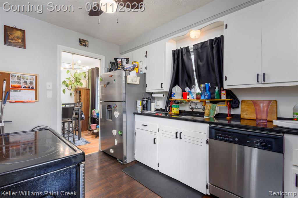 14211 Manhattan Street, Oak Park, MI 48237 — Photo 11