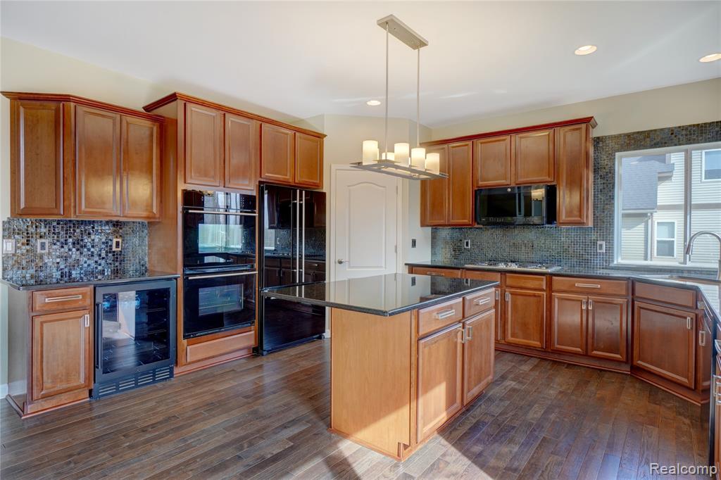 8599 Hummingbird, Commerce Twp, MI 48382 — Photo 10