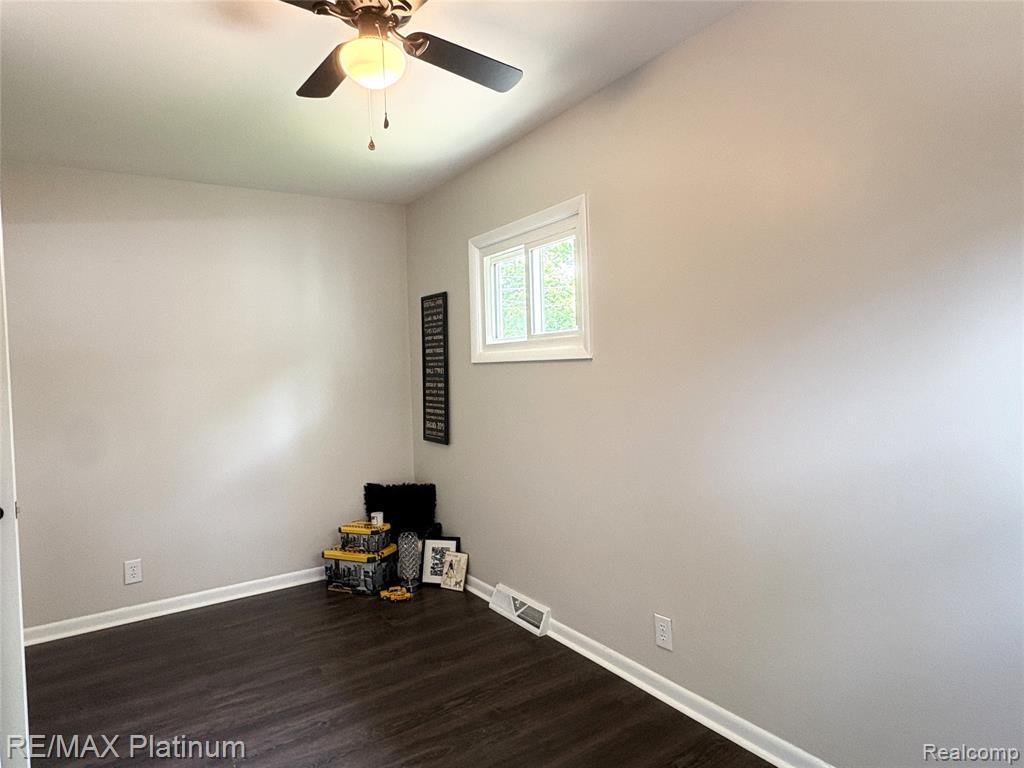208 Devonshire St, Ypsilanti, MI 48198 — Photo 12