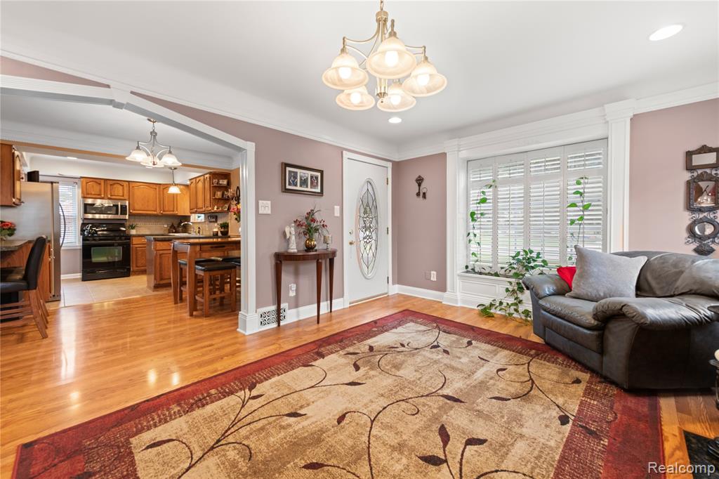 14962 Beatrice Street, Livonia, MI, 48154