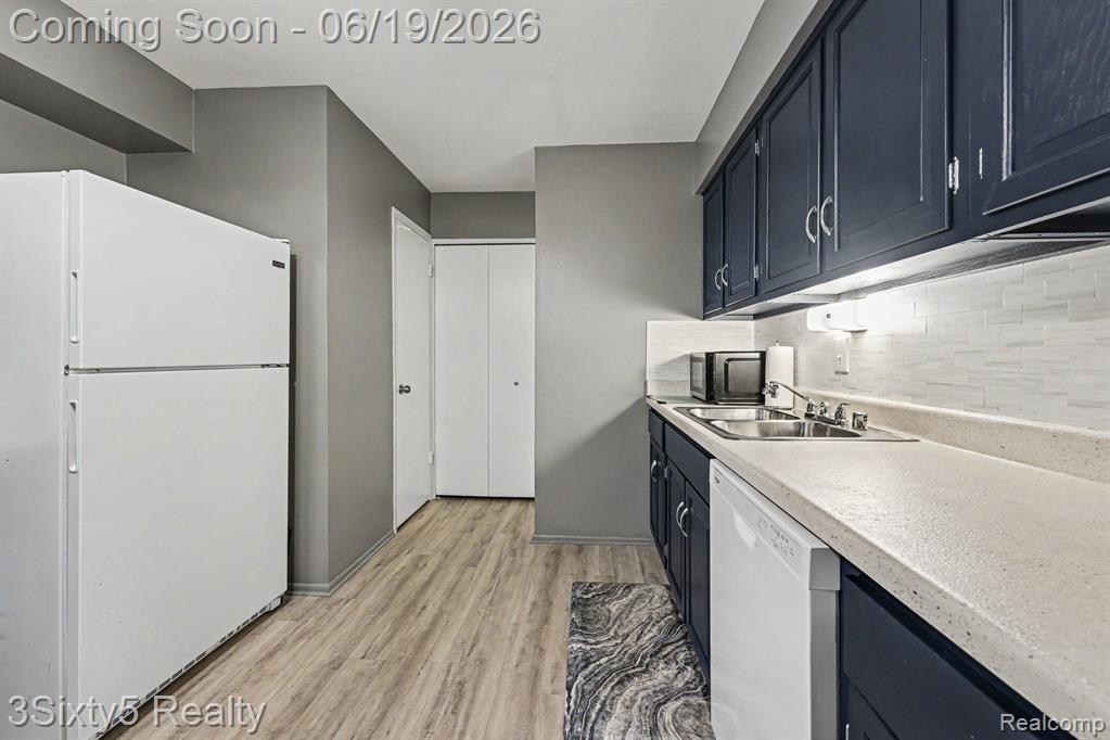 37592 Garden Court, Westland, MI — Photo 11