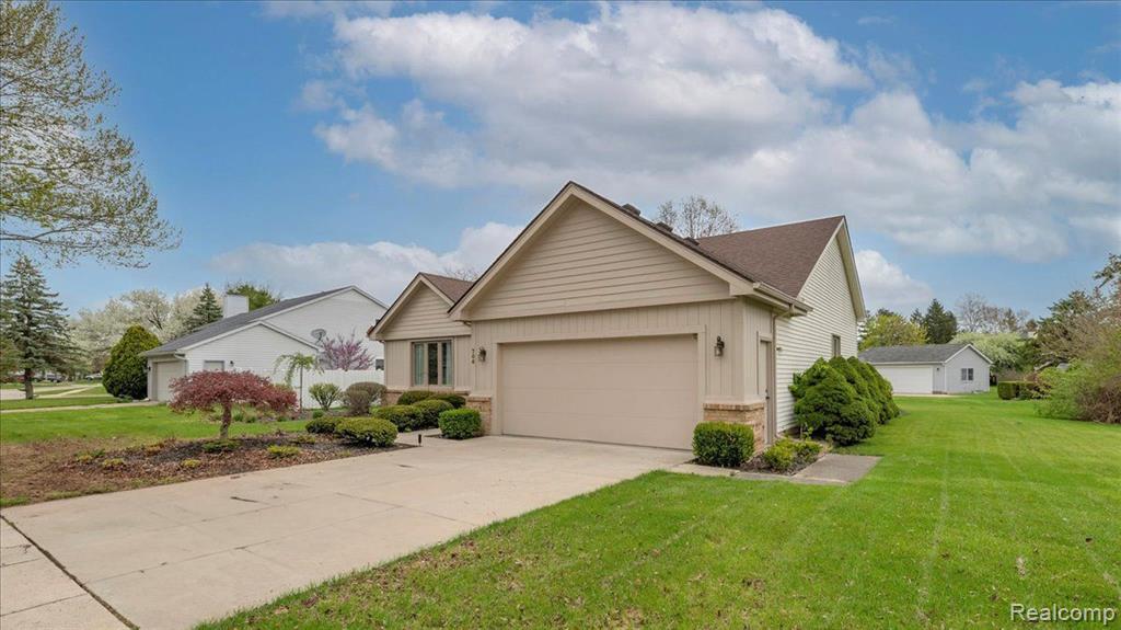 706 DONNALEE Drive, Monroe, MI 48162 — Photo 2