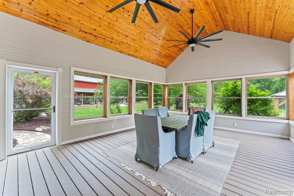 490 Rolling Oaks Drive, Howell, MI 48843 — Photo 24