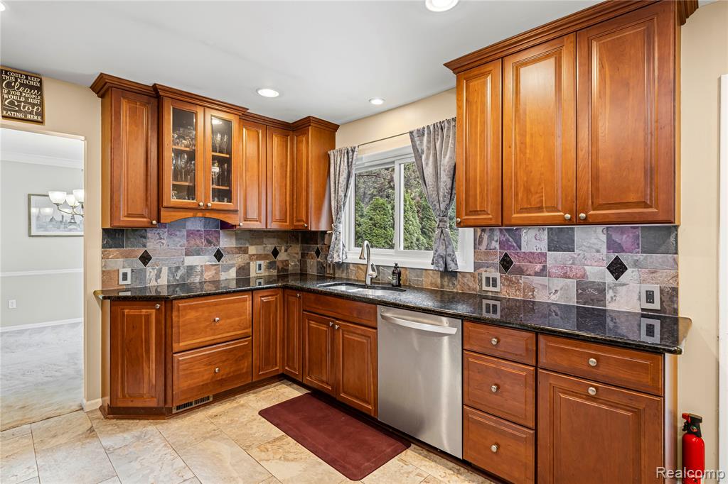 41846 Sutters Lane, Northville, MI 48168 — Photo 13