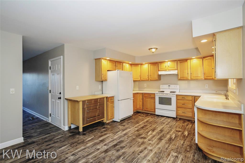 47420 Brent Court, Chesterfield, MI 48047 — Photo 7