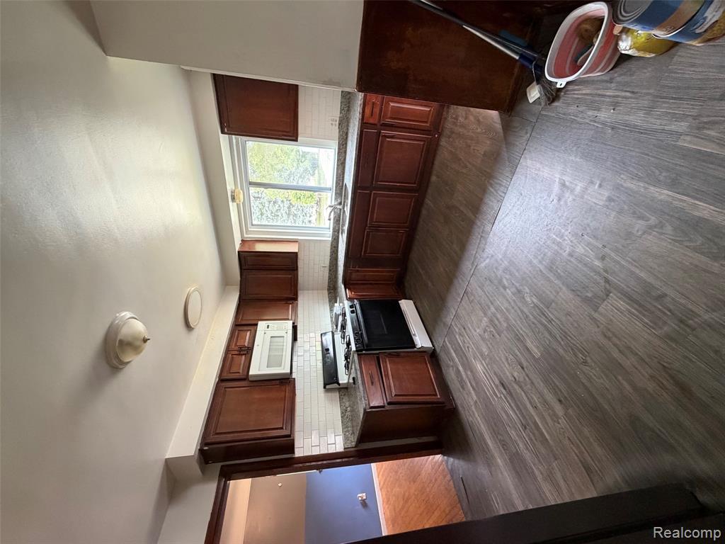 23750 Wildwood Street, Oak Park, MI 48237 — Photo 7
