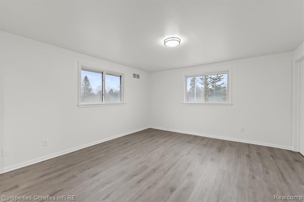 33355 Slocum Drive, Farmington, MI 48336 — Photo 17