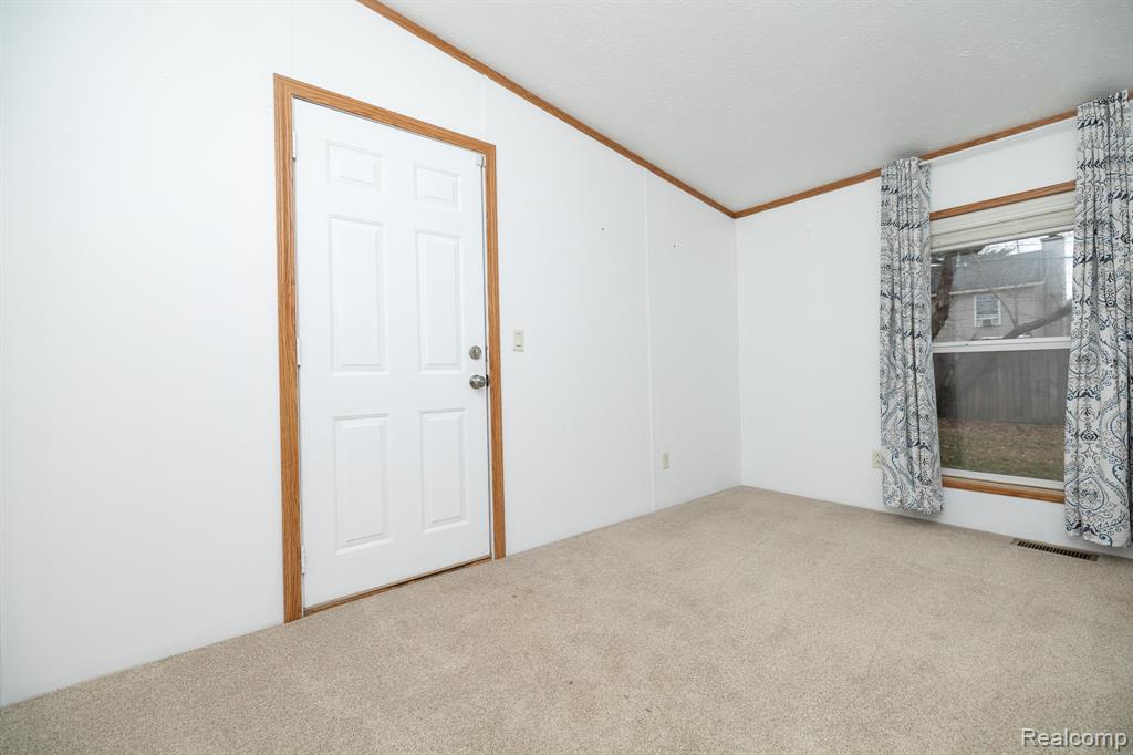 9198 Ashdown Avenue, White Lake, MI — Photo 28