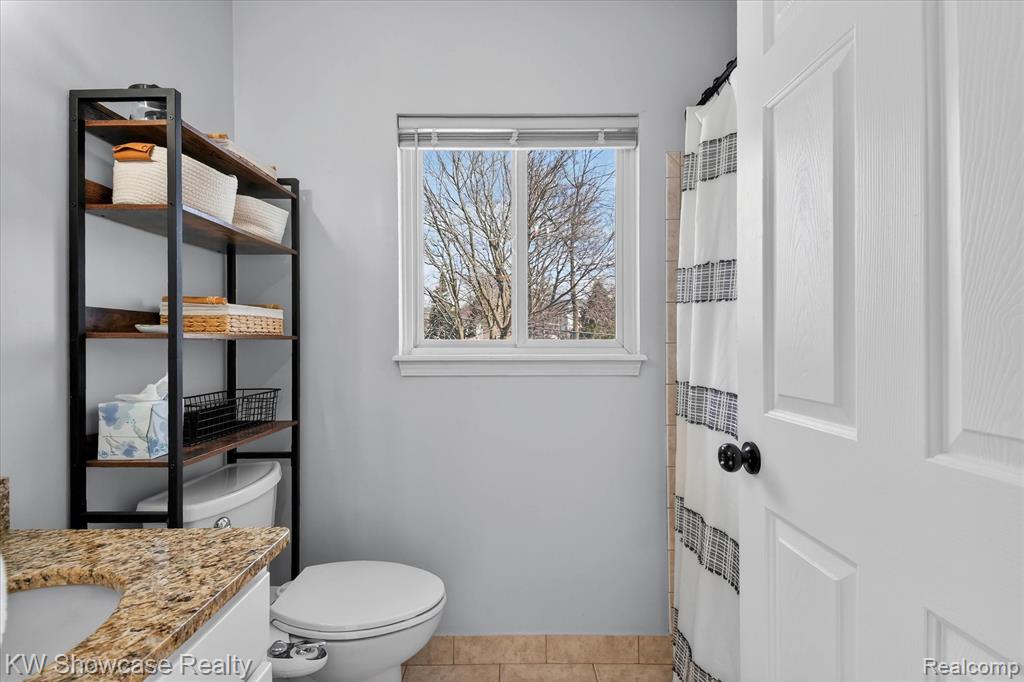 622 Elizabeth Street, Milford, MI 48381 — Photo 22