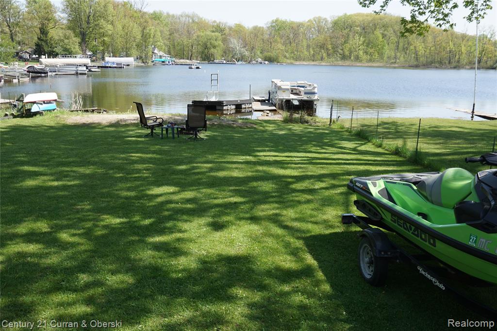 11853 Patterson Lake Dr, Pinckney, MI 48169 — Photo 7