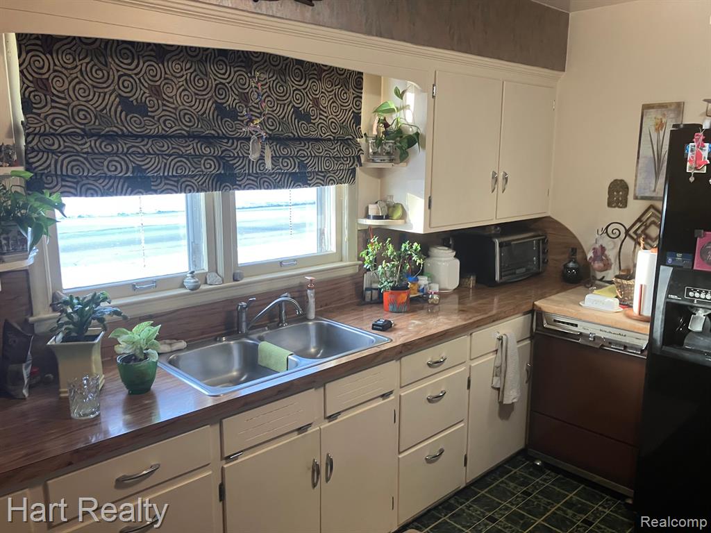 2067 E MAIN Street, Ubly, MI 48475 — Photo 4