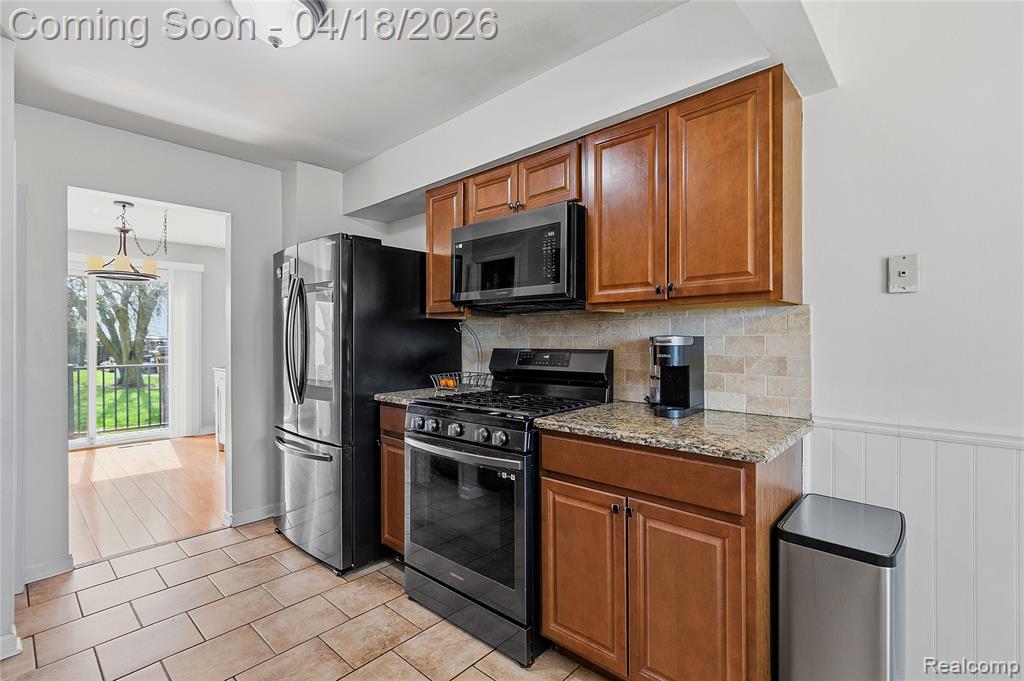 37816 Charter Oaks Boulevard, Clinton Twp, MI 48036 — Photo 6