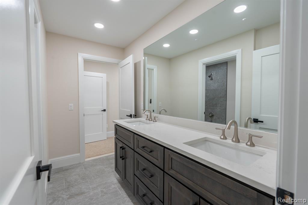 9033 DEERWOOD Road, Clarkston, MI 48348 — Photo 43