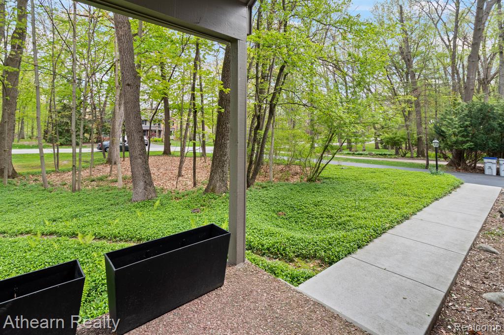 5126 Braddock Court, Brighton, MI 48114 — Photo 28