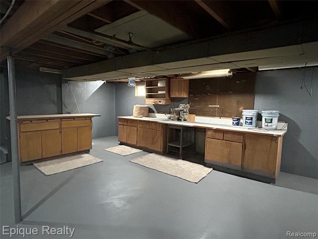 875 S Airport Road, Saginaw, MI 48601 — Photo 26