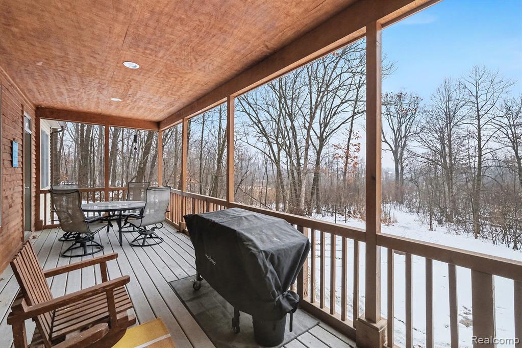 10151 Walnut Shores Drive, Fenton, MI 48430 — Photo 25