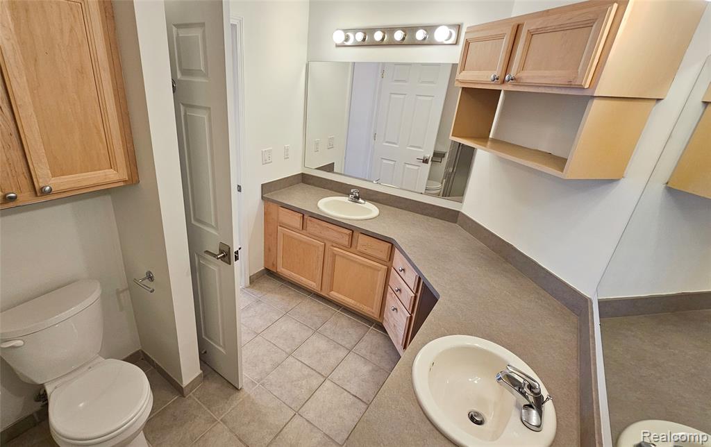 6203 Jasmine Drive, Walled Lake, MI 48390 — Photo 10