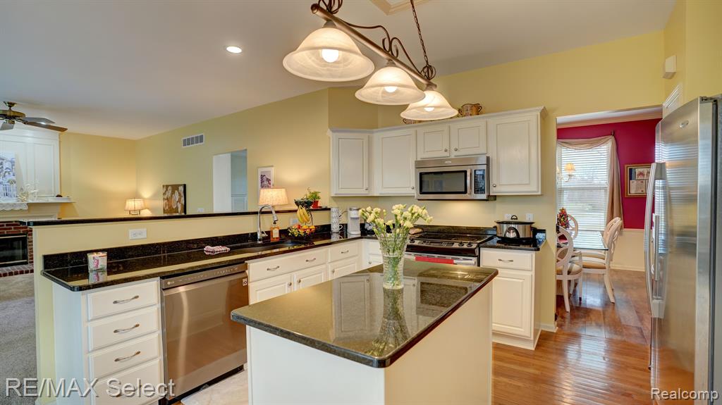 9170 Liverpool Court, Grand Blanc, MI 48439 — Photo 10