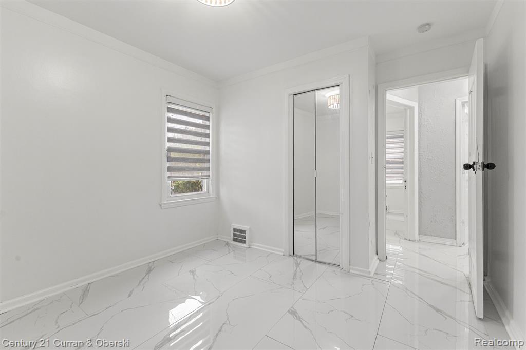 7841 Barrie Street, Dearborn, MI 48126 — Photo 18