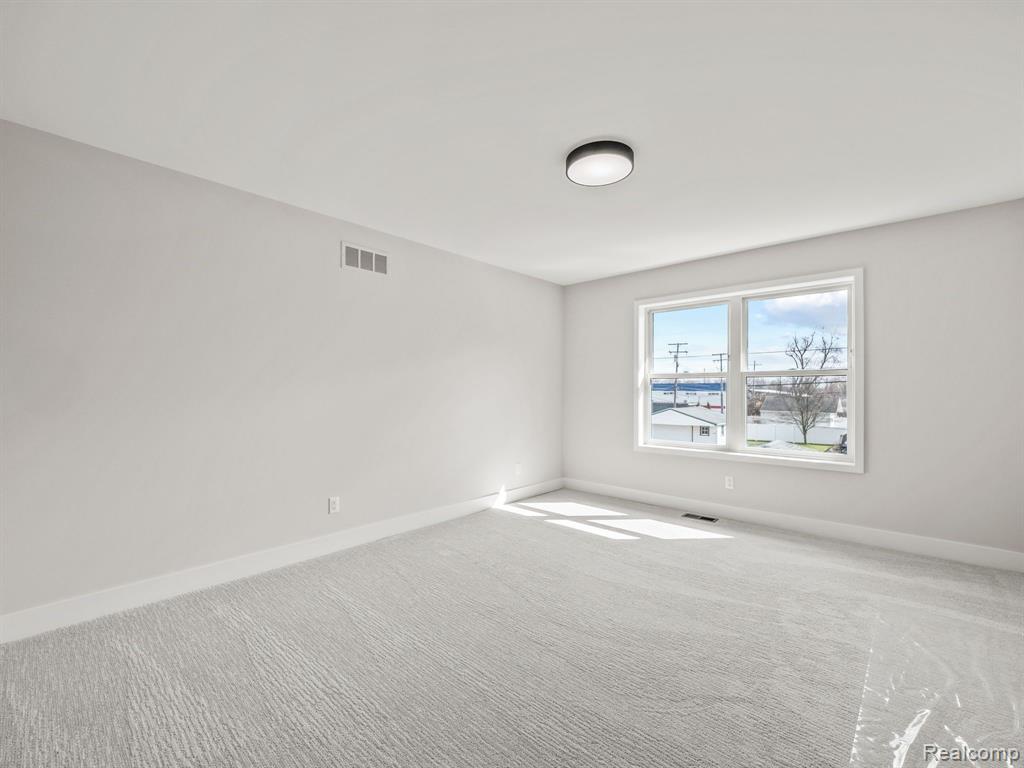 4304 MANDALAY Avenue, Royal Oak, MI 48073 — Photo 25